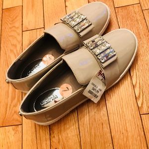 Size 7 beige Michael Kors